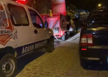 Águia resgate é solicitado para debelar incêndio em terreno próximo a industria de fios e cordas de sisal