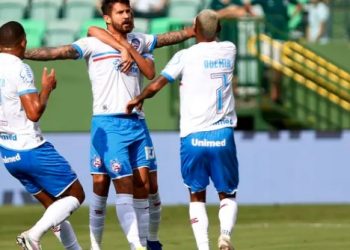 Em jogo que Everaldo desencantou, Bahia vence o Goiás por 6 a 4 fora de casa