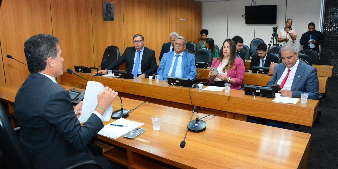 Deputados estaduais realizarão sessão em pedágio da BR-324 para reclamar da administração da ViaBahia