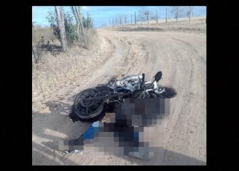 Corpo de homem é encontrado carbonizado debaixo de motocicleta em estrada vicinal