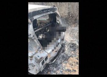 Corpo é encontrado carbonizado em porta malas de carro incendiado