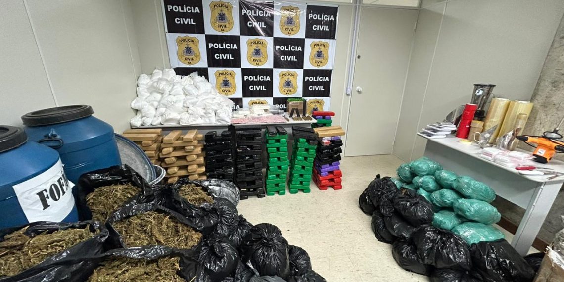 Polícia Civil desarticula laboratório de drogas dentro de hotel em Salvador
