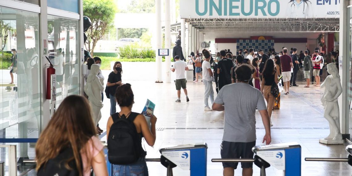 Saiba como as notas do Enem podem ser usadas no Brasil e no exterior