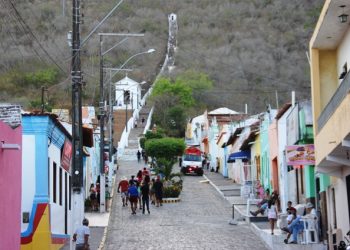 Jerônimo Rodrigues é recepcionado pela prefeita Silvania Matos para pagar promessa em Monte Santo (atualizada)