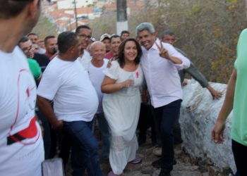 Jerônimo Rodrigues é recepcionado pela prefeita Silvania Matos para pagar promessa em Monte Santo (atualizada)