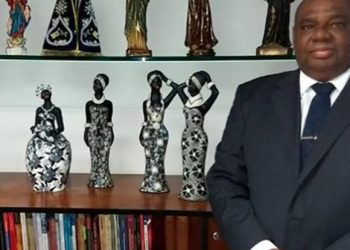 Desembargador afastado pelo CNJ já poderia estar aposentado; divergência sobre idade será investigada