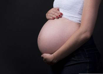 STF: gestante com contrato temporário tem estabilidade e licença