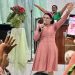 Família procura por cantora gospel com 50 mil seguidores nas redes sociais. Pastora despareceu após encontro de mulheres