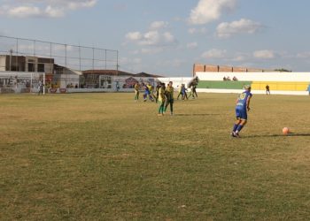 Massagista da seleção coiteense é condenado a pagar R$ 25 mil após chamar bandeirinha de macaco