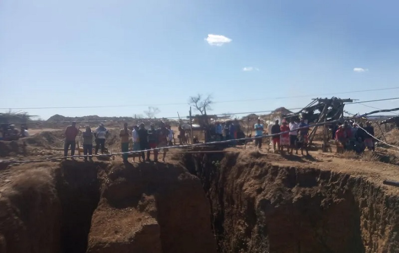 Jovem de 19 anos morre e duas pessoas ficam feridas após deslizamento de terra em garimpo