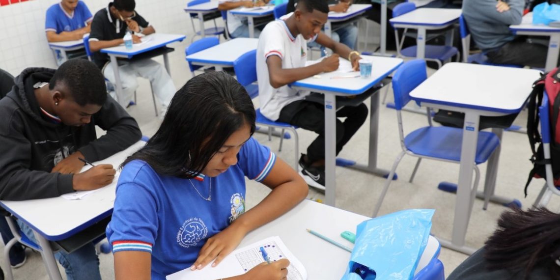 Psicóloga orienta estudantes para diminuir ansiedade e estresse nos dias de prova do Enem