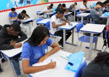 Psicóloga orienta estudantes para diminuir ansiedade e estresse nos dias de prova do Enem