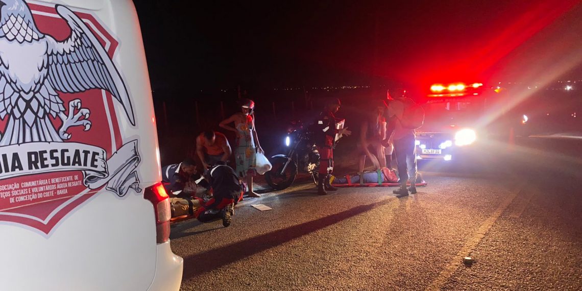 Homem e mulher ficam feridos em colisão envolvendo duas motocicletas na BA 411
