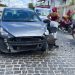 Adolescente tem ferimento e fratura graves na perna em colisão moto e carro