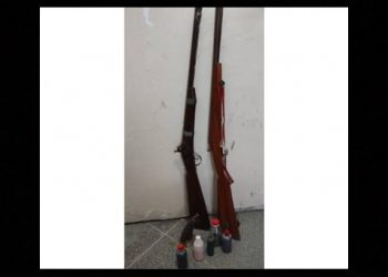 PM é acionada após homem ameaçar irmã de morte em povoado. Duas espingardas são apreendidas