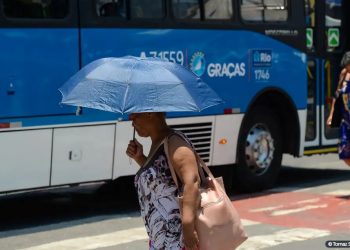 Forte calor eleva risco de desidratação para idosos