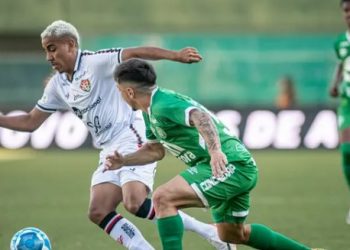 Vitória se despede da serie B com derrota de virada para o Chapecoense