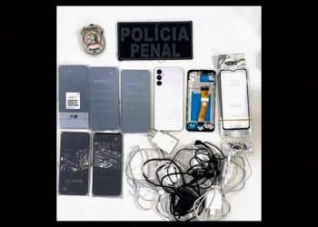 Feira: funcionário do Conjunto Penal é detido após ser flagrado entregando celulares para presos