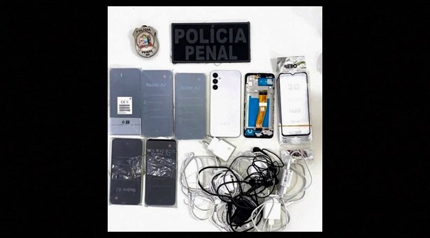 Feira: funcionário do Conjunto Penal é detido após ser flagrado entregando celulares para presos