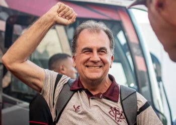 Valentense Fábio Mota entra para história do E.C. Vitória com acesso a elite do Campeonato Brasileiro