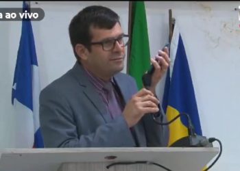 Durante sessão, vereador Fagner Ferreira pede que prefeito reduza gastos com o Natal Luz e aumente a distribuição de alimentos