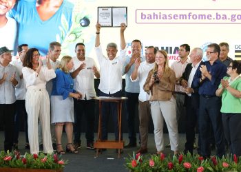 Governador sanciona lei que institui o Bahia Sem Fome e anuncia conjunto de ações que fortalecem o programa