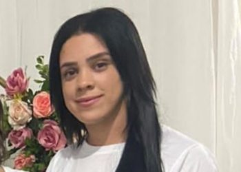 Jovem morre em acidente na BA 130. Ela trabalhava em uma clínica na cidade de Capim Grosso