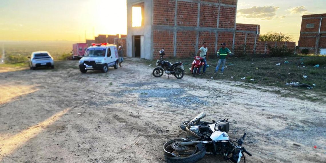 Colisão envolvendo motos deixa três feridos na BA 120
