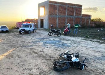 Colisão envolvendo motos deixa três feridos na BA 120