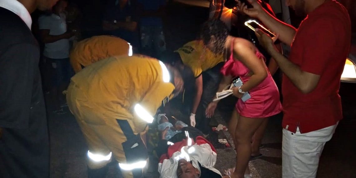 Homem sofre acidente após moto atingir ruma de areia as margens da BA 411