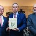 Adolfo Menezes presenteia os ministros Barroso e Fachin com o livro “A Vida de Ruy Barbosa”