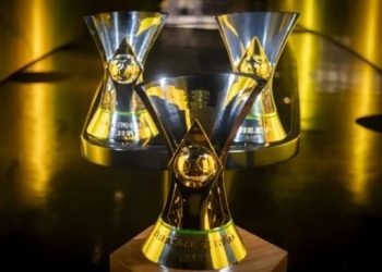 CBF produz taças do Brasileirão para Palmeiras, Atlético-MG e Flamengo; entenda a logística