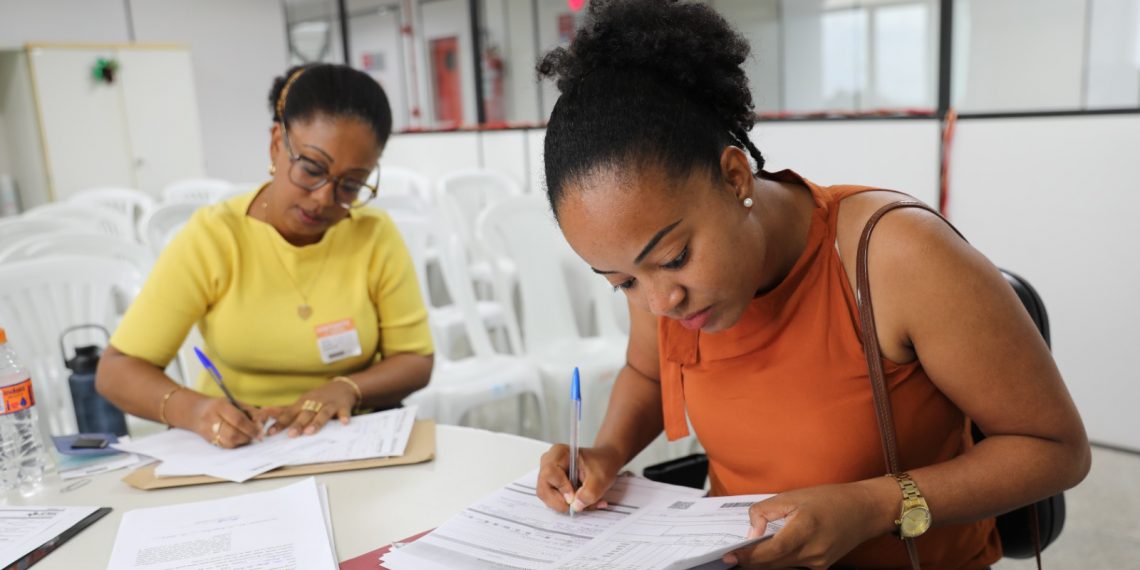 Educadores celebram convocações no concurso público da Educação