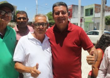 São Domingos – Ex-prefeito Domingos Nafitel está de volta ao grupo liderado por Ilário Carneiro