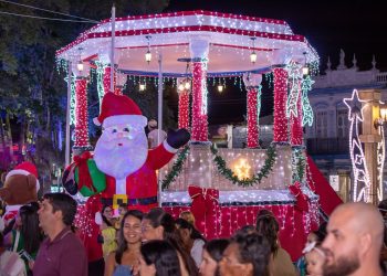 A Magia do Natal chegou à Serrinha com o lançamento oficial dos festejos na Praça Luiz Nogueira