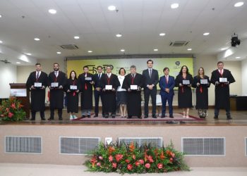 Promotores de Justiça que atuam no Tribunal do Júri são homenageados com premiação