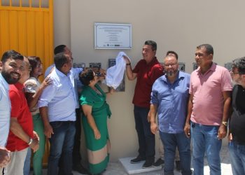 São Domingos – Com a presença de dois secretários de estado, prefeito Ilário Carneiro entrega mercado revitalizado