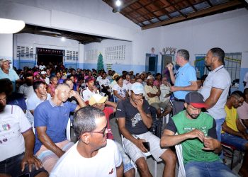 Valente: preocupado com a situação do sisal, prefeito Ubaldino Amaral se reúne com trabalhadores, donos de motores e de batedeiras
