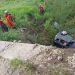 Duas pessoas morrem após carro cair de ponte e ficar parcialmente submerso em rio