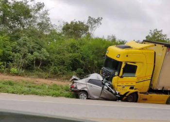 Quatro pessoas morrem após batida entre caminhão e carro na BR-116