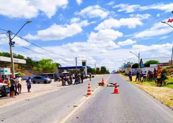 Homem morre em acidente de moto na BA 220