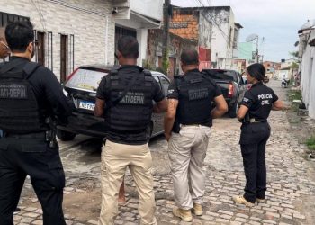 Homem é preso suspeito de vender imagens pornográficas de crianças e adolescentes na internet