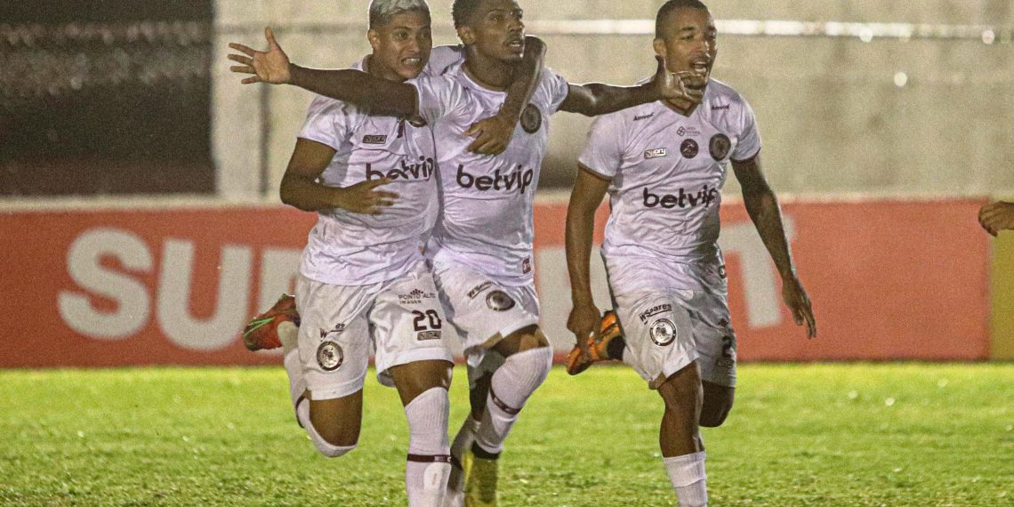 Jacuipense vence o Atlético de Alagoinhas e respira no Baianão