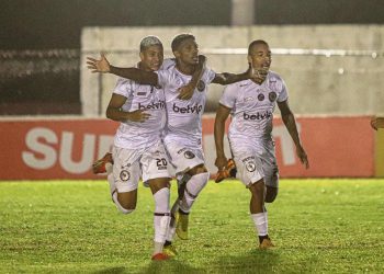 Jacuipense vence o Atlético de Alagoinhas e respira no Baianão
