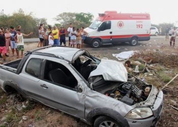 Jovem morre em capotamento na BA 409. Corpo foi projetado para fora do veículo