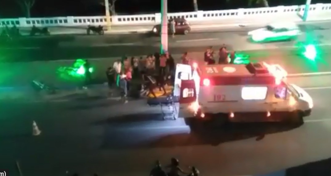 Jovem é atropelado quando atravessava rua rodando skate