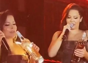 Maraisa troca garrafa de whisky com microfone durante apresentação e viraliza