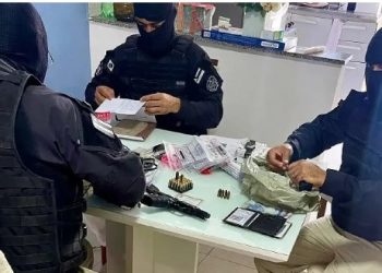 MP investiga mais de 60 policiais de 16 cidades baianas por envolvimento com milícia