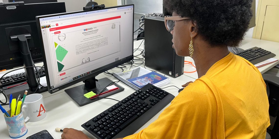 SEC disponibiliza serviço on-line para emissão de certificado dos aprovados na prova Encceja