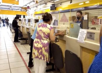 Inadimplentes do Serasa podem regularizar pendências nas agências dos Correios